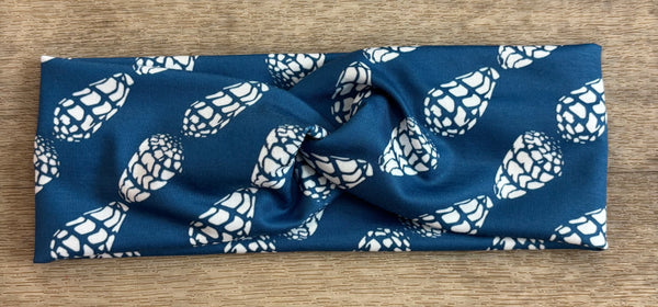 dark blue shells twist