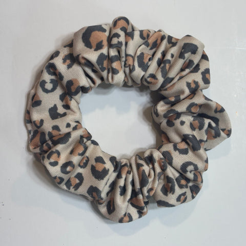 cool leopard scrunchie